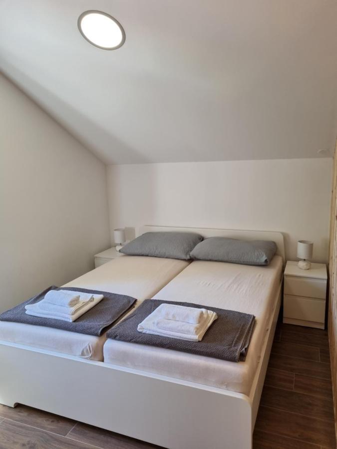 Apartments Jungic, Rab Banjol 外观 照片