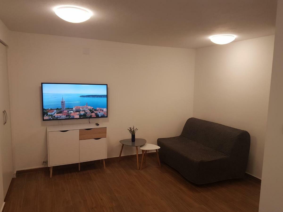 Apartments Jungic, Rab Banjol 外观 照片