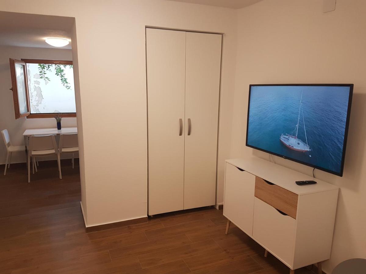 Apartments Jungic, Rab Banjol 外观 照片